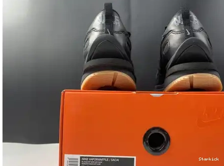 DD1875-001 Vaporwaffle Gum Sacai Nike Black 0602